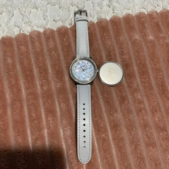 Fossil Women Watch - Picture 2 of 3